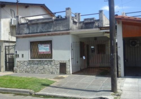 Colón 4145, 2 Habitaciones Habitaciones, ,1 BañoBaño,Casa,Venta,Colón 4145,1028