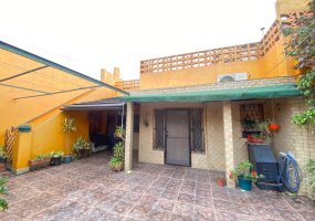 Suipacha 2051, 1 Dormitorio Habitaciones, ,1 BañoBaño,PH,Venta,Suipacha 2051,1589