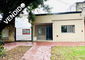 Carlos Casares 3400, 2 Habitaciones Habitaciones, ,2 BañoBaño,Casa,Venta,Carlos Casares 3400,1675