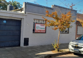 Besares 726, 2 Habitaciones Habitaciones, ,1 BañoBaño,Casa,Venta,Besares 726,1691