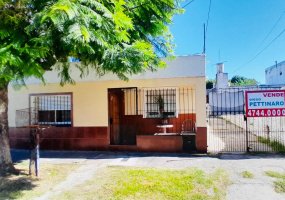 Gandolfo 4075, 2 Habitaciones Habitaciones, ,2 BañoBaño,Casa,Venta,Gandolfo 4075,1706