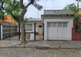 Moreno al 3000, 3 Habitaciones Habitaciones, ,2 BañoBaño,Casa,Venta,Moreno al 3000,1795