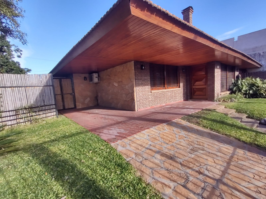 Italia 2200, 3 Habitaciones Habitaciones, ,2 BañoBaño,Chalet,Alquiler,Italia 2200,1864
